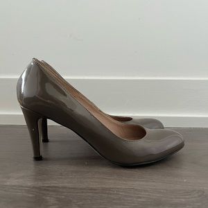 Taupe leather heels